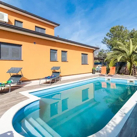 Вилла Veronica With Great Sea View & Private Pool - Calm & Relax Holidays In Istria
