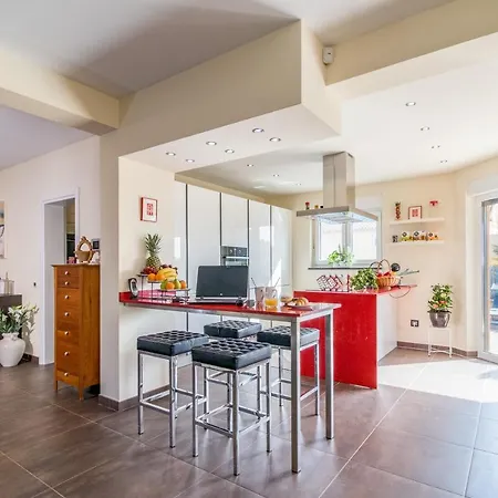 فيلة Veronica With Great Sea View & Private Pool - Calm & Relax Holidays In Istria بيروغ