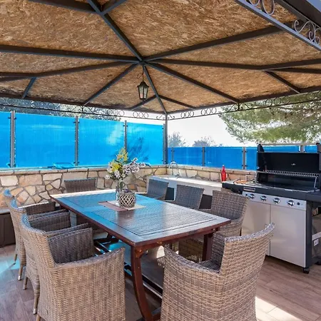 Villa Veronica With Great Sea View & Private Pool - Calm & Relax Holidays In Istria Peroj